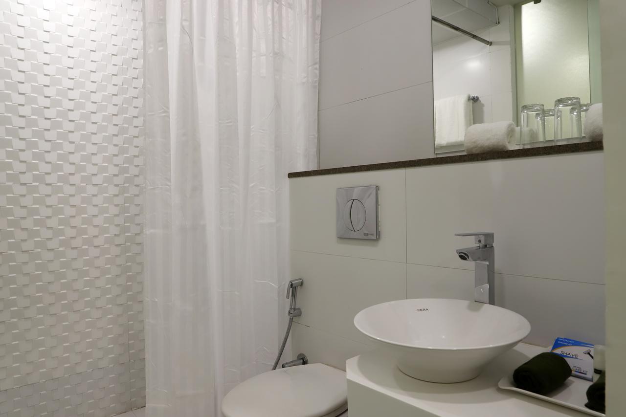 Ebony Residency Hotel Ахмедабад Екстериор снимка