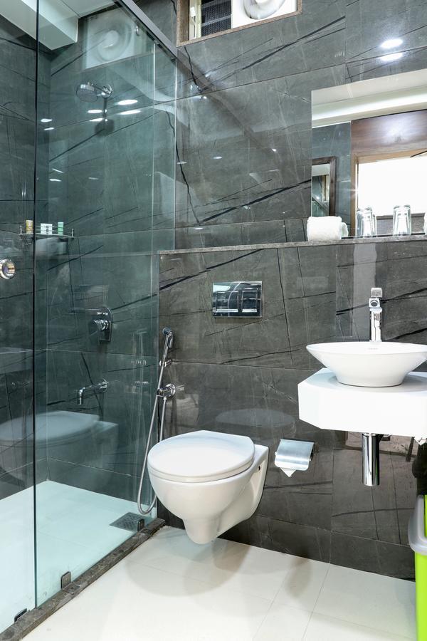 Ebony Residency Hotel Ахмедабад Екстериор снимка