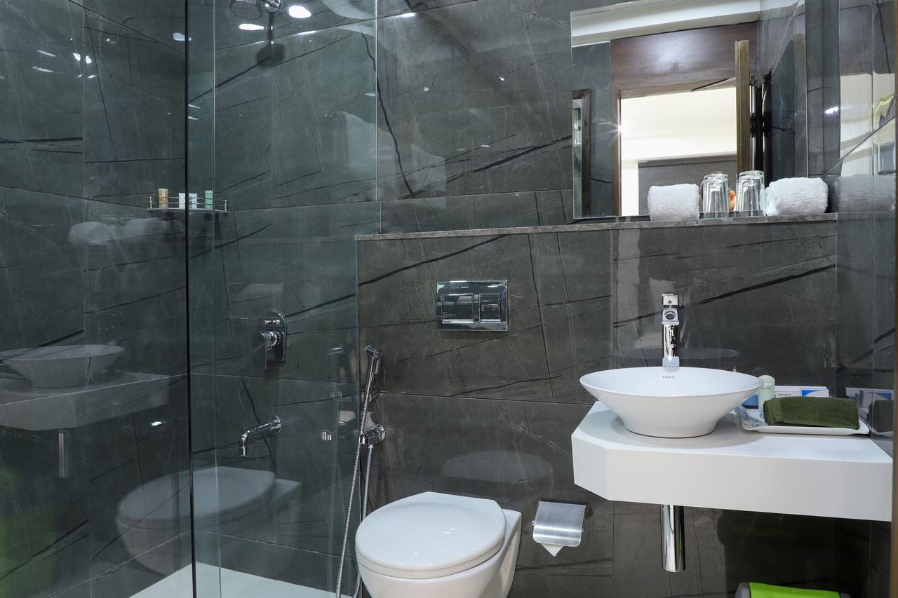 Ebony Residency Hotel Ахмедабад Екстериор снимка